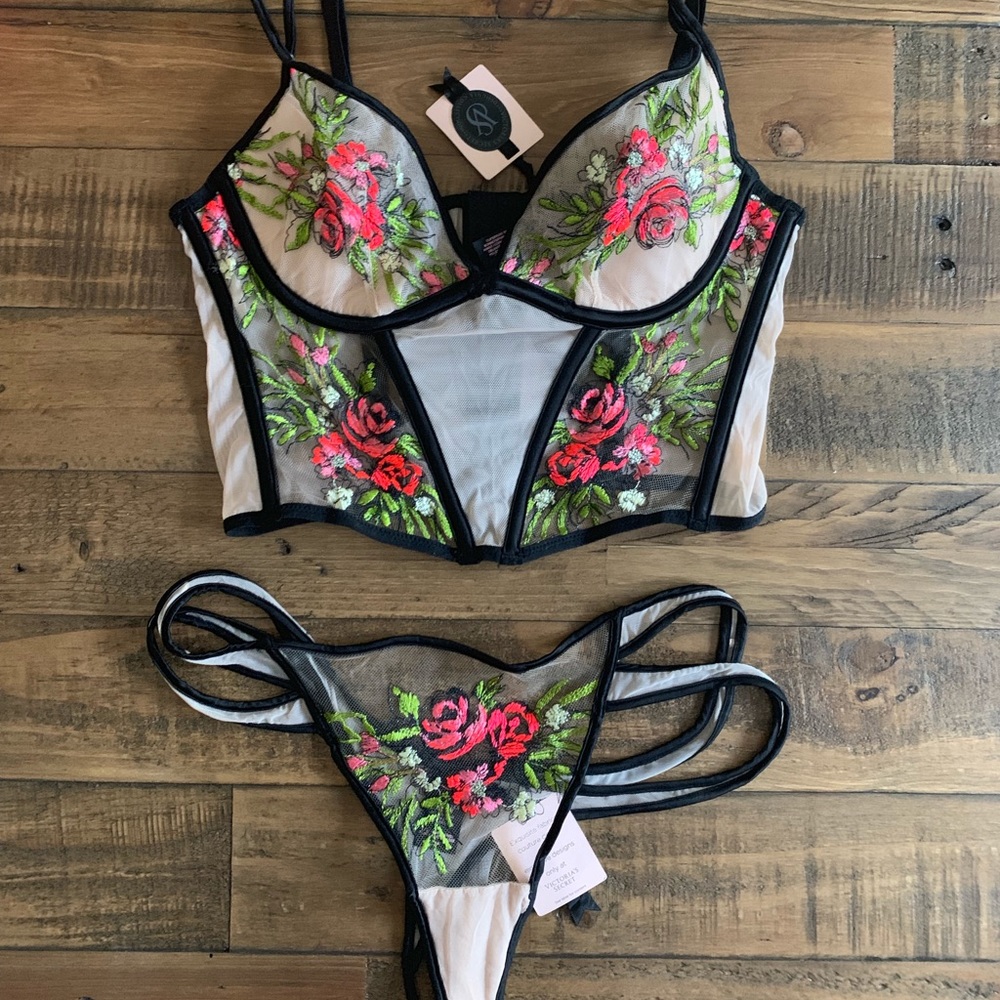 Victoria Secret Very Sexy Plunge + Low-Rise Thong